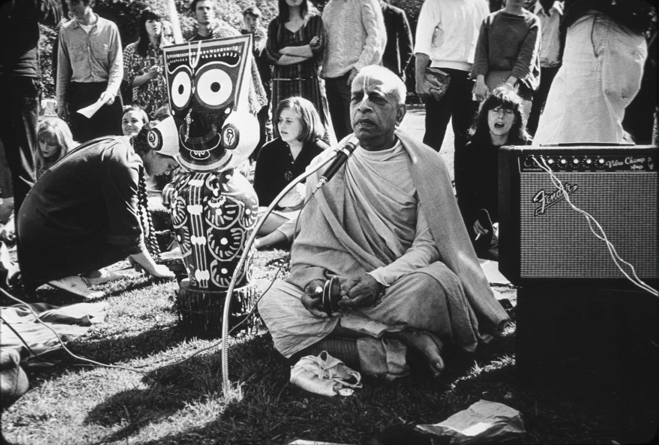 Śrīla Prabhupāda tanítványai körében